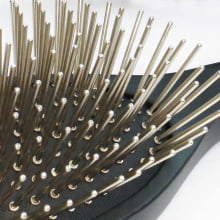 COMBO ESCOVA DE PINOS EBONY 14CM E PENTE GREYHOUND DE LUXE 19MM